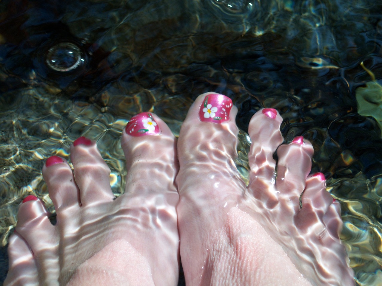feet-799034_1280